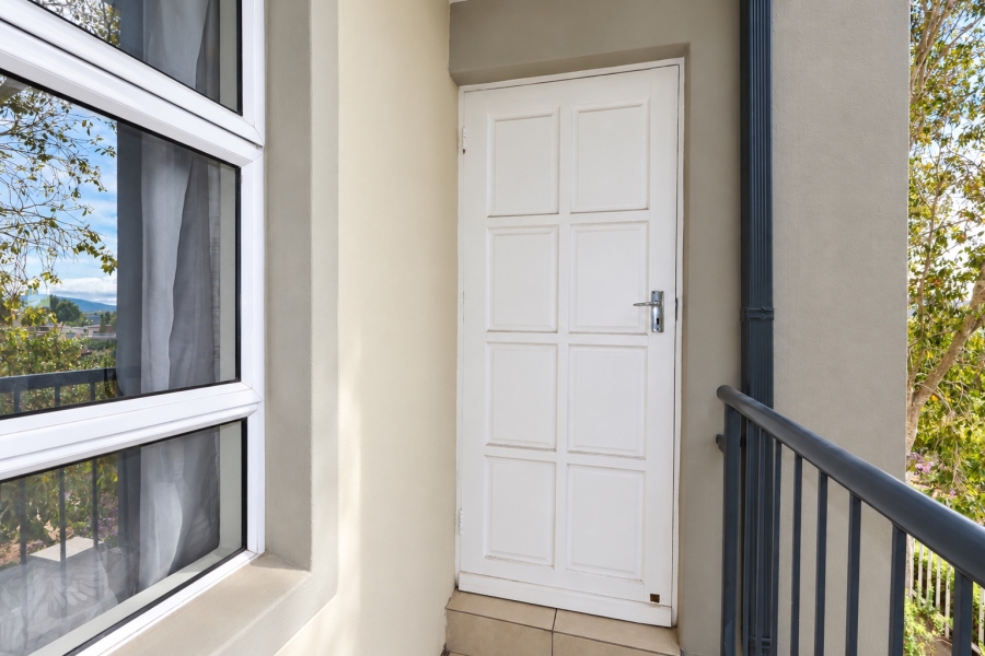 To Let 2 Bedroom Property for Rent in Buh Rein Estate Western Cape